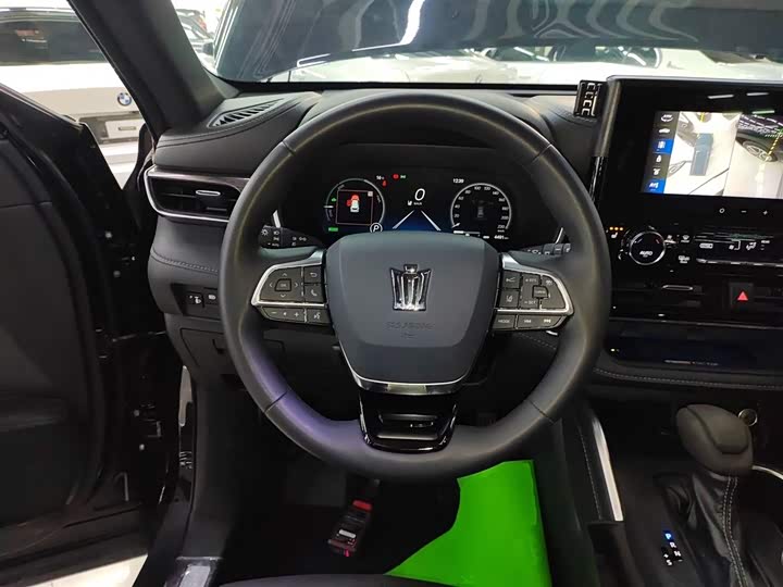 Фото 11 - Toyota Crown Kluger