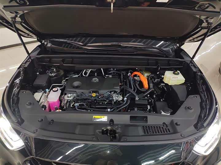 Фото 20 - Toyota Crown Kluger