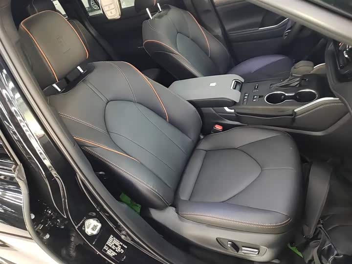 Фото 25 - Toyota Crown Kluger