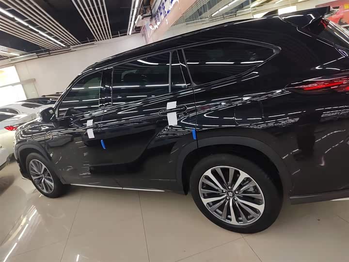 Фото 5 - Toyota Crown Kluger