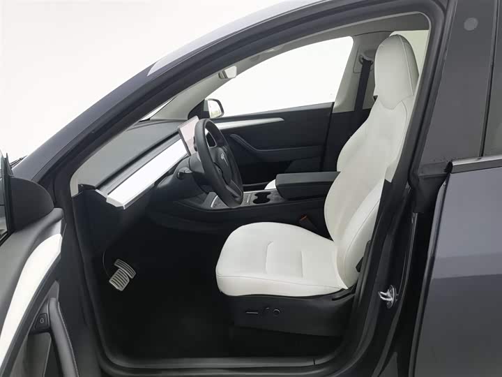 Фото 10 - Tesla Model Y