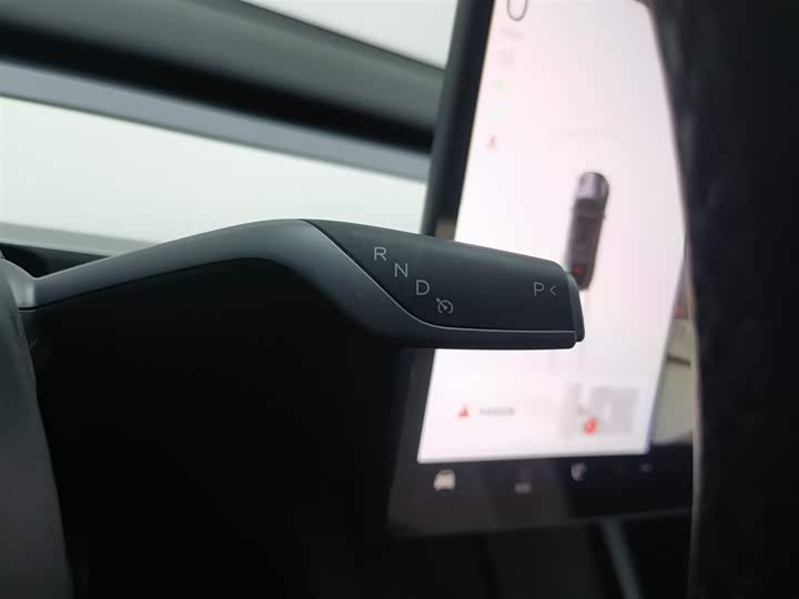 Фото 13 - Tesla Model Y