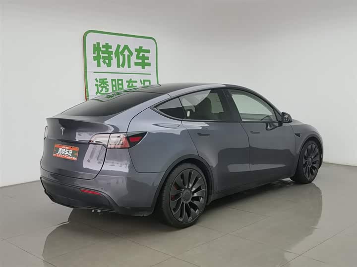 Фото 2 - Tesla Model Y