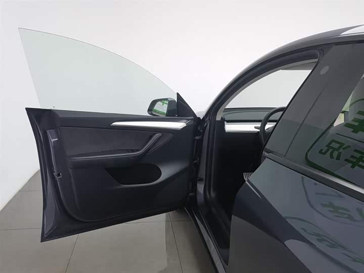 Фото 8 - Tesla Model Y