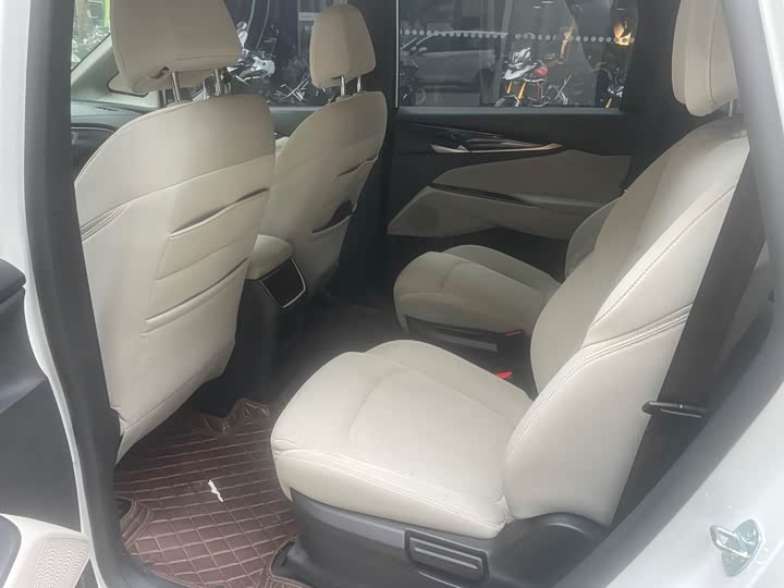 Фото 10 - Maxus Mifa 5