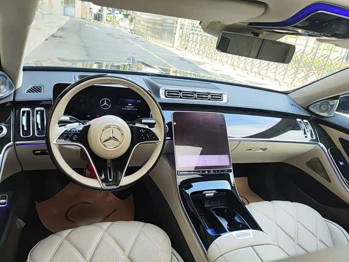 Фото 2 - Mercedes-Benz Maybach S-Class