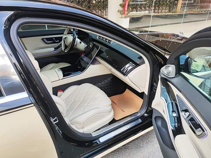 Фото 3 - Mercedes-Benz Maybach S-Class