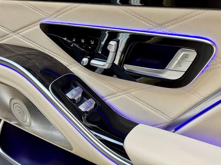 Фото 4 - Mercedes-Benz Maybach S-Class