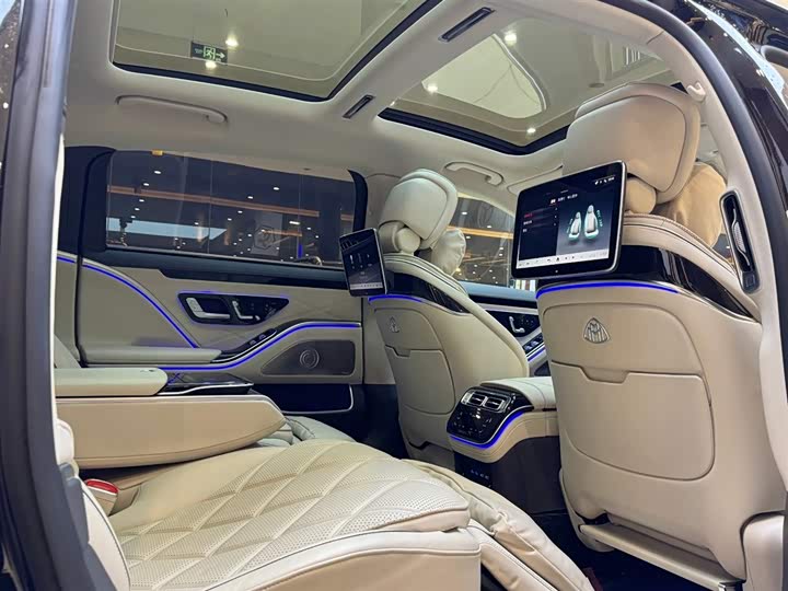 Фото 9 - Mercedes-Benz Maybach S-Class