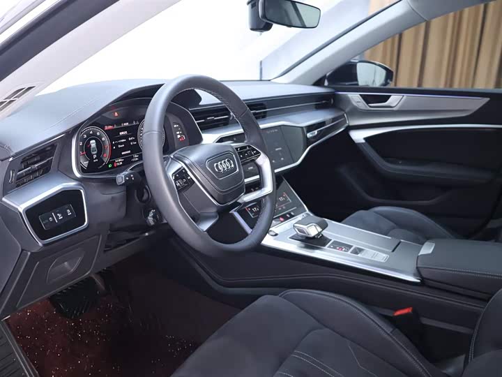 Фото 11 - Audi A7L