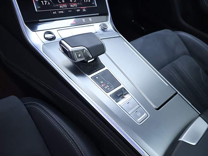 Фото 12 - Audi A7L