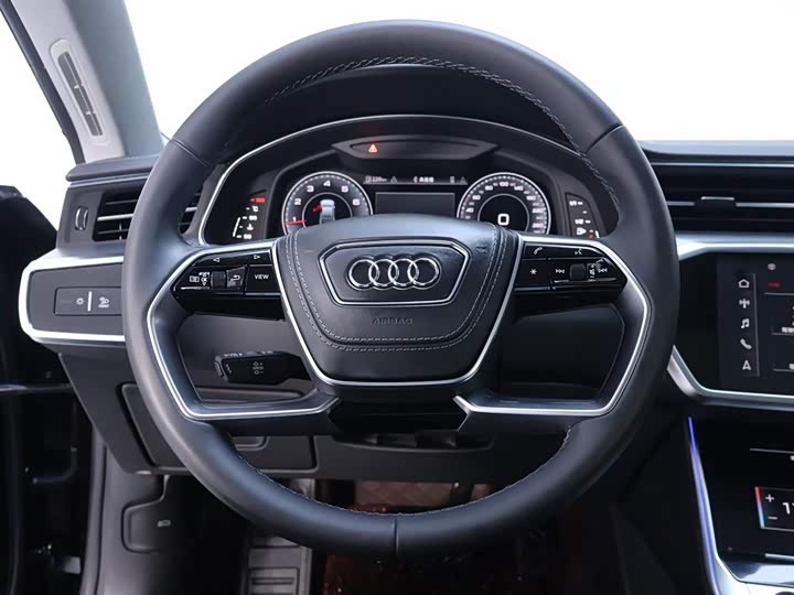 Фото 16 - Audi A7L