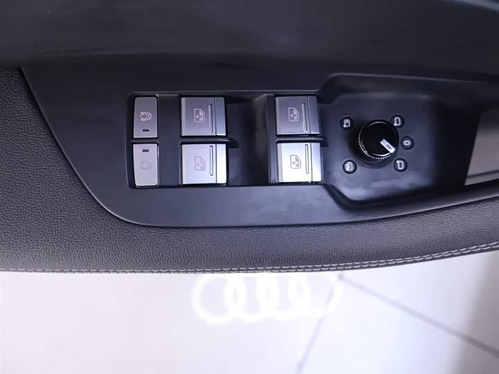 Фото 17 - Audi A7L