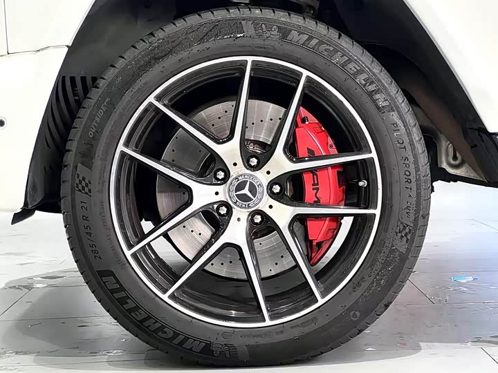 Фото 18 - Mercedes-Benz G-Class AMG