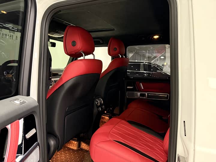 Фото 34 - Mercedes-Benz G-Class AMG