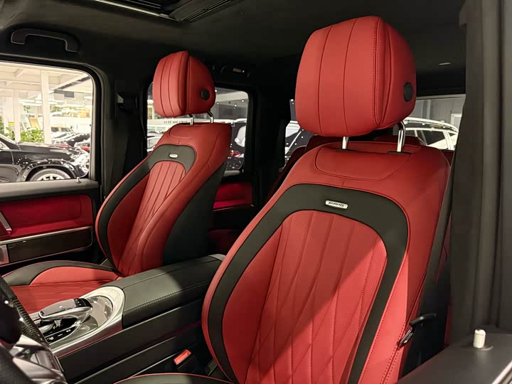 Фото 36 - Mercedes-Benz G-Class AMG