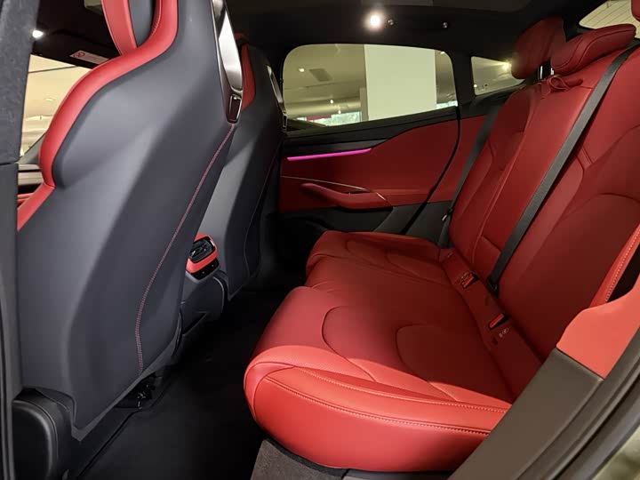 Фото 5 - Xiaomi SU7