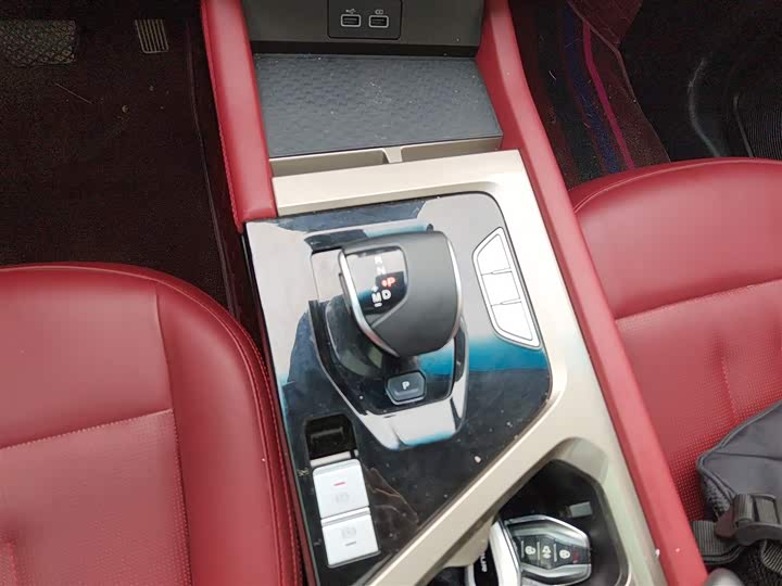 Фото 14 - Jetour X70