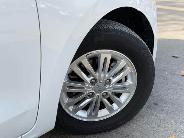 Фото 4 - Kia Pegas