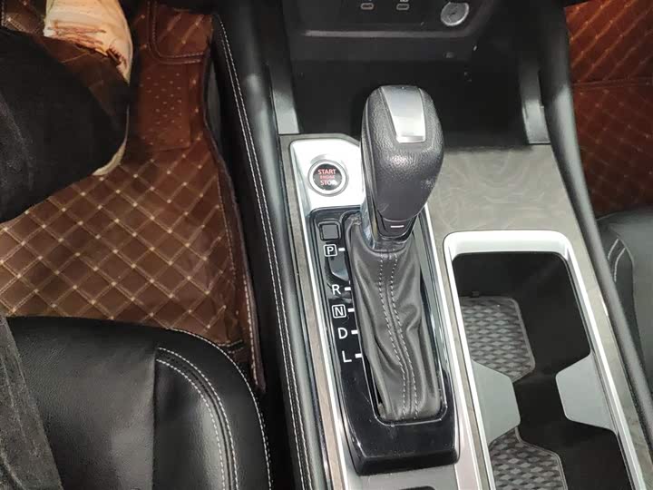 Фото 14 - Nissan Teana