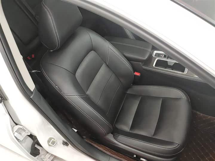 Фото 25 - Nissan Teana