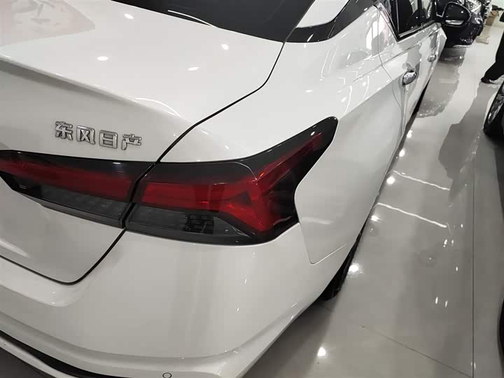 Фото 8 - Nissan Teana