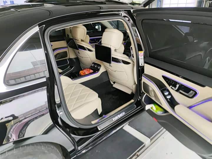 Фото 8 - Mercedes-Benz Maybach S-Class