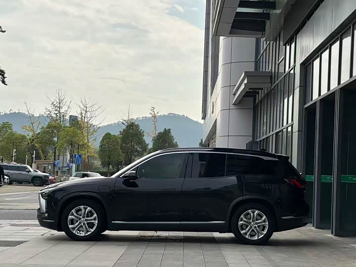 Фото 10 - Nio ES8