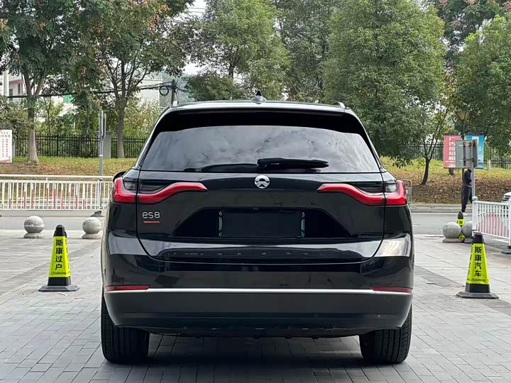 Фото 12 - Nio ES8