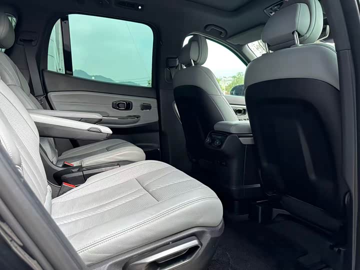 Фото 7 - Nio ES8