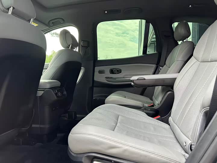 Фото 8 - Nio ES8