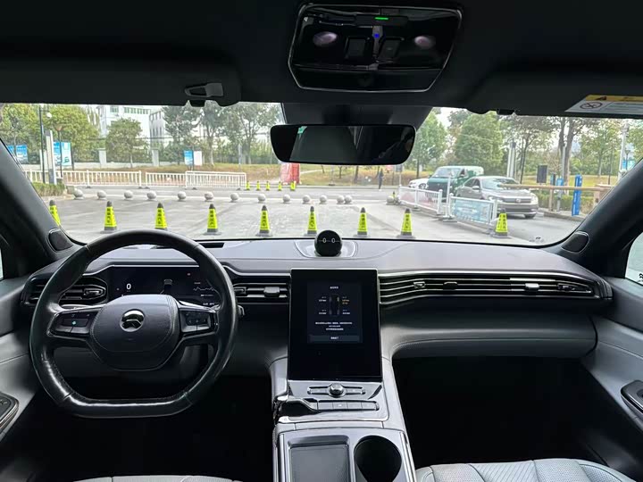 Фото 9 - Nio ES8