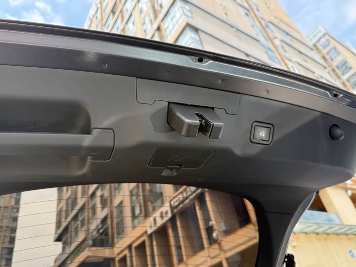 Фото 16 - Changan UNI-V