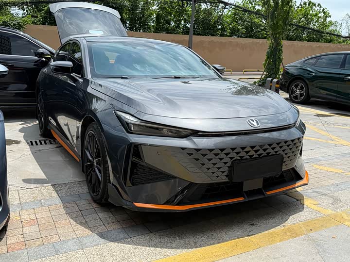 Фото 3 - Changan UNI-V