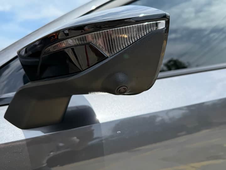 Фото 4 - Changan UNI-V