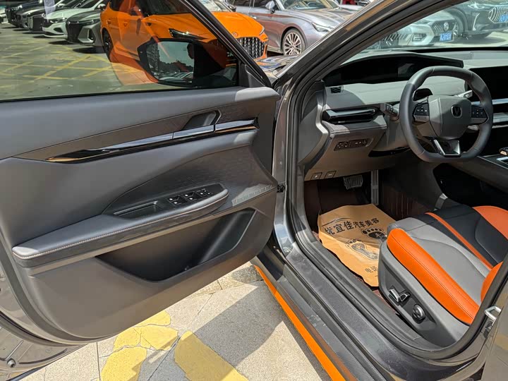 Фото 5 - Changan UNI-V