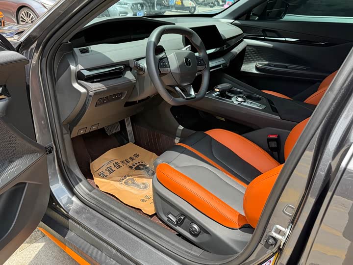 Фото 6 - Changan UNI-V