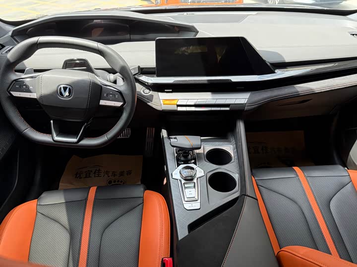 Фото 9 - Changan UNI-V