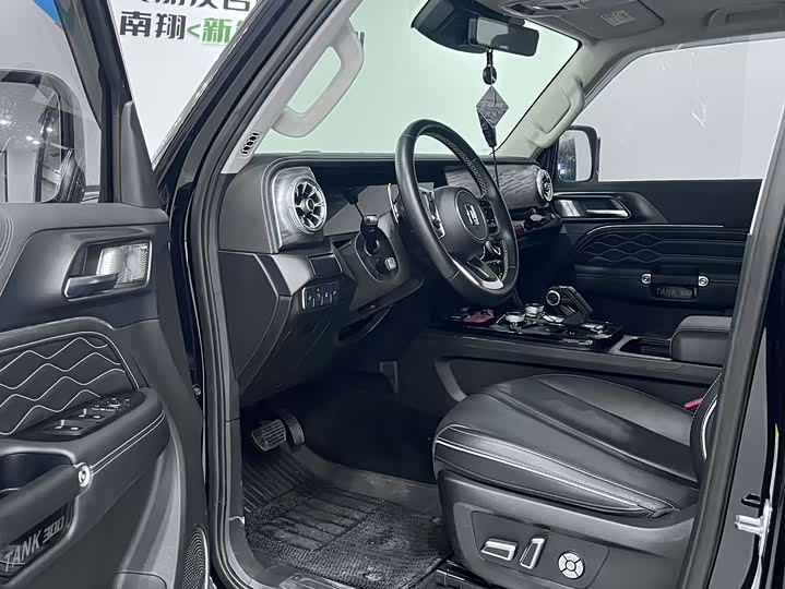 Фото 7 - Tank 300