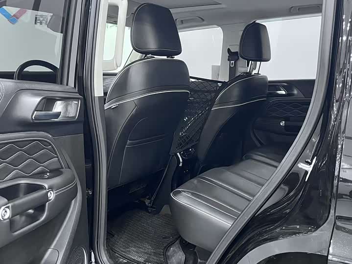 Фото 9 - Tank 300