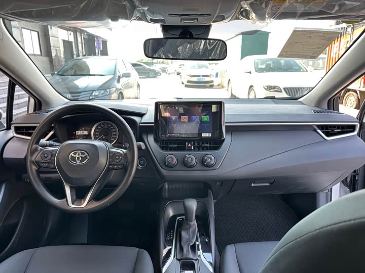 Фото 8 - Toyota Corolla