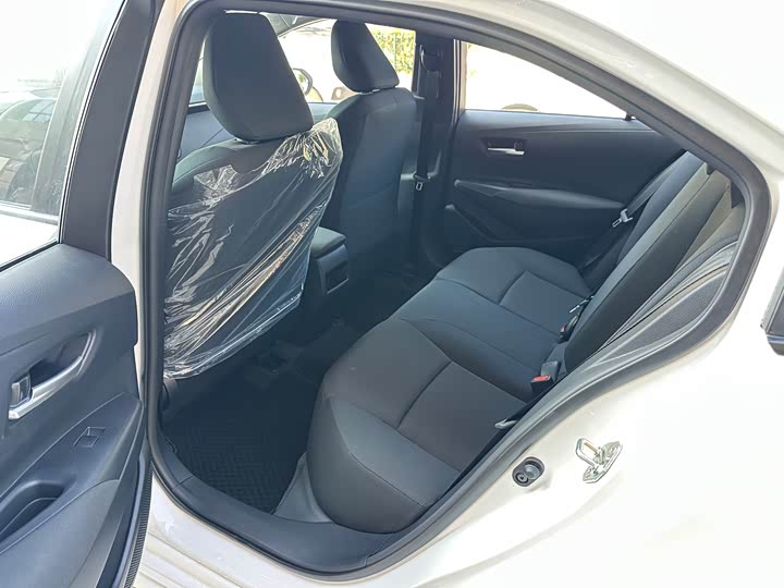 Фото 9 - Toyota Corolla