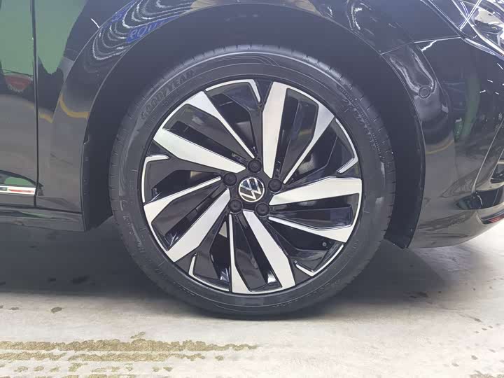 Фото 19 - Volkswagen Passat