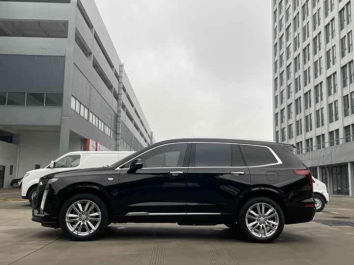 Фото 3 - Cadillac XT6