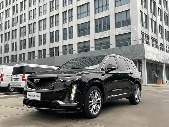 Фото 4 - Cadillac XT6