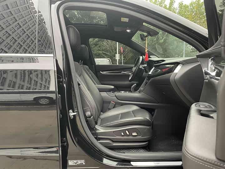 Фото 5 - Cadillac XT6