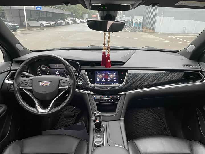 Фото 6 - Cadillac XT6