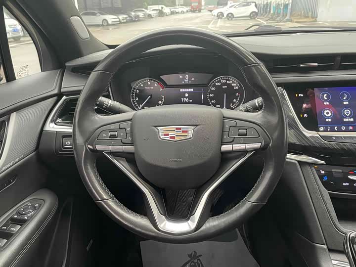 Фото 7 - Cadillac XT6