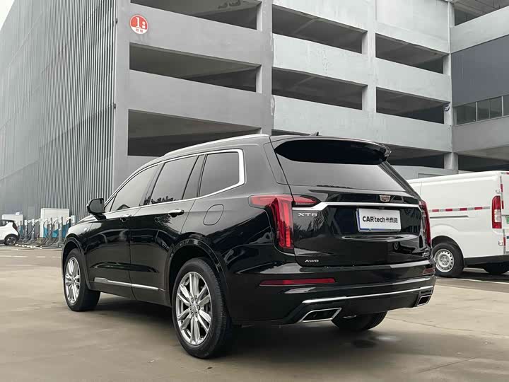 Фото 8 - Cadillac XT6