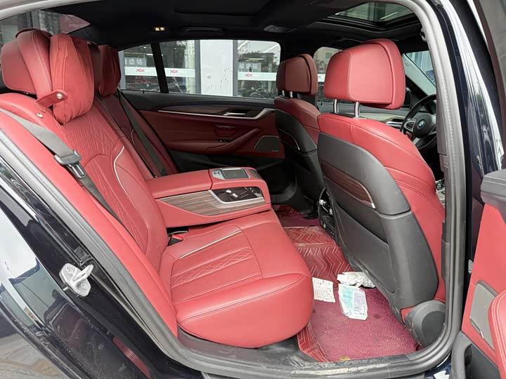 Фото 10 - BMW 5 Series